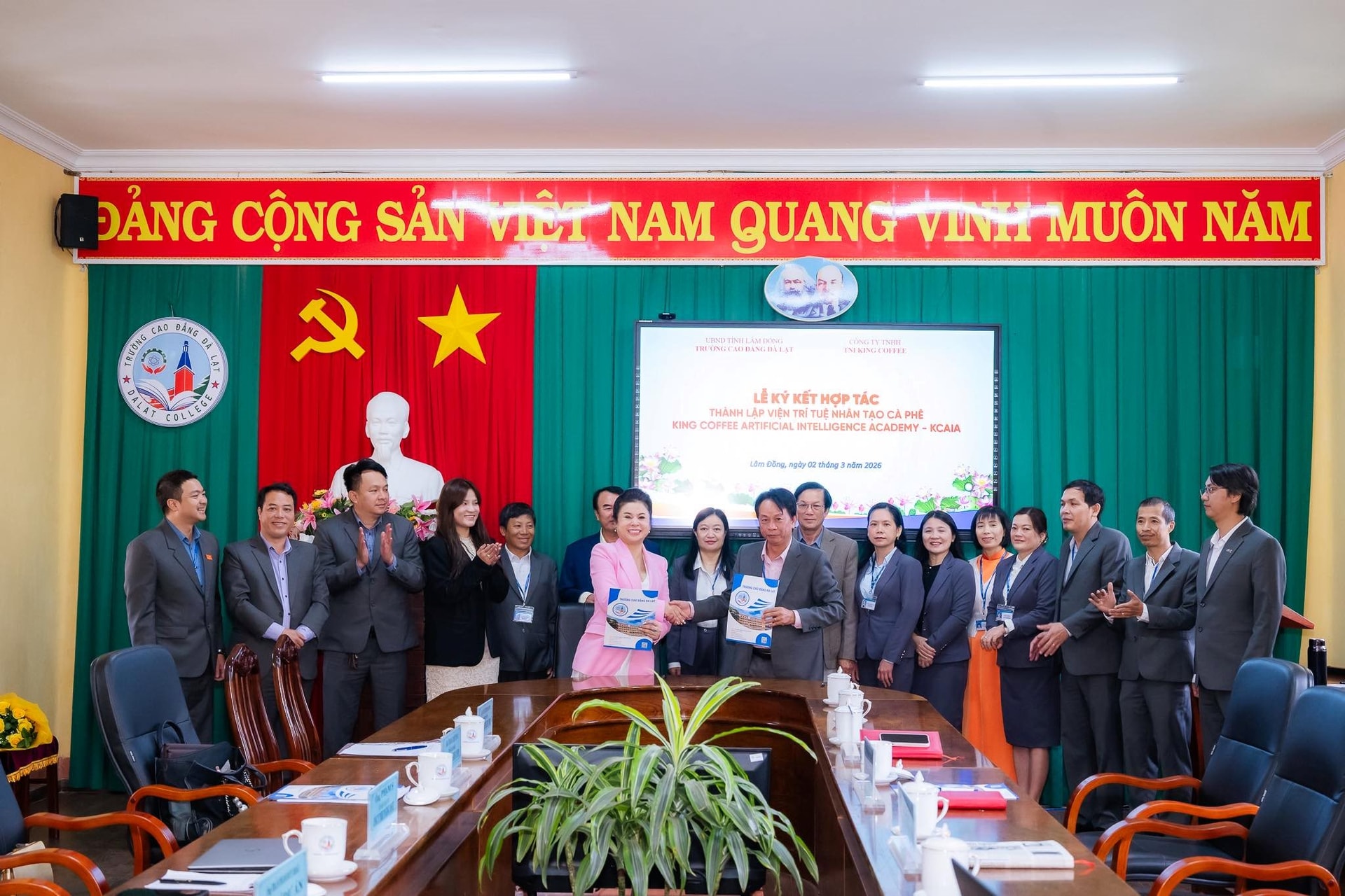 Bà Lê Hoàng Diệp Thảo lấn sân làm giáo dục, mở luôn viện đào tạo ở ‘thành phố ngàn hoa’