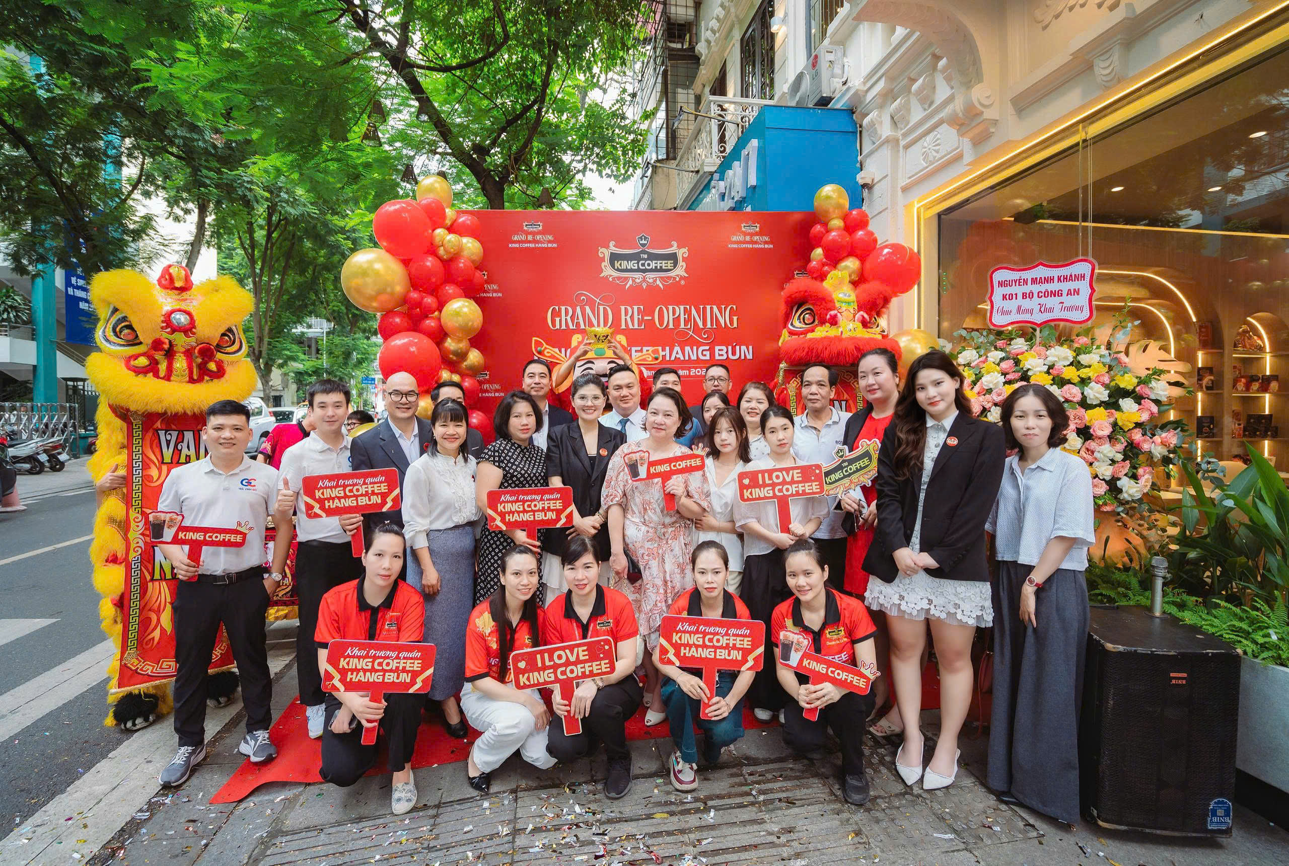 King Coffee Hàng Bún tưng bừng khai trương với diện mạo mới